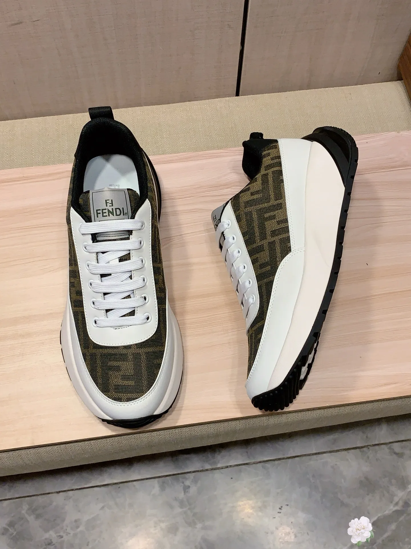 Men's men's shoes💰460💰💰🎩🎩[Lightning][Lightning] "FENDI*" The latest and most popular casual shoes, top brand [Seduce] luxury~purchase, top~quality. [Strong] The upper is made of imported breathable cowhide with material ➕ breathable sheepskin feet (•) and fine workmanship. The original stylish and stylish soft rubber wear-resistant and non-slip outsole is light and comfortable on the feet. The real thing looks better when photographed. 305: code: 38-44, 2️⃣ colors selected